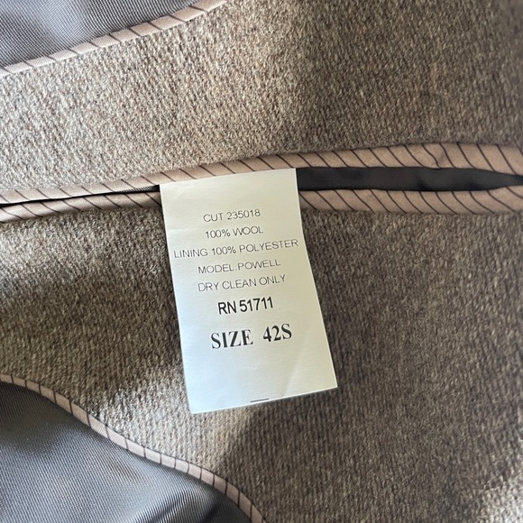 DKNY Wool Coat - like new condition! - Picture 6 of 6